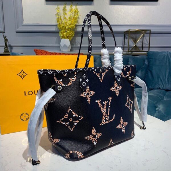 Louis Vuitton Neverfull MM Tote Bag 32cm Monogram Jungle Canvas Spring/Summer Collection M44676, Black - Image 3