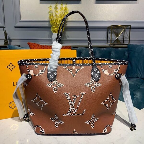 Louis Vuitton Neverfull MM Tote Bag 32cm Monogram Jungle Canvas Spring/Summer Collection M44676, Black - Image 4
