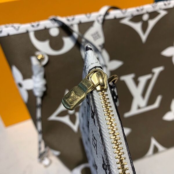 Louis Vuitton Neverfull MM 32cm Monogram Geant Canvas Spring/Summer Collection M44567, Khaki - Image 9