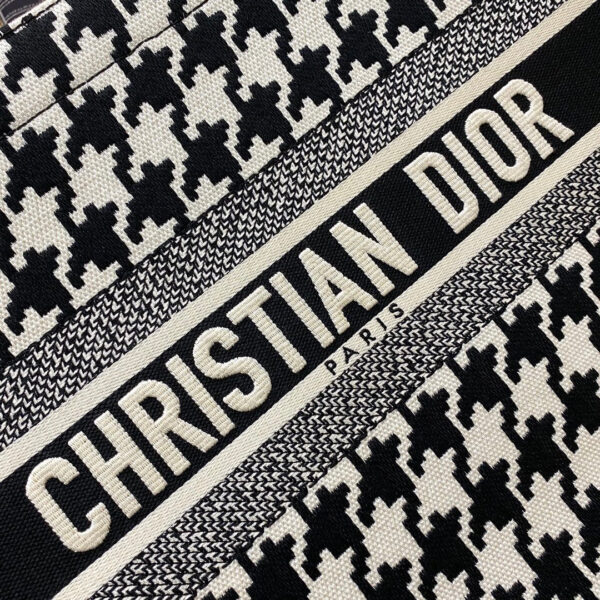 Christina Dior Medium Book Tote Bag 36cm Black - Image 4