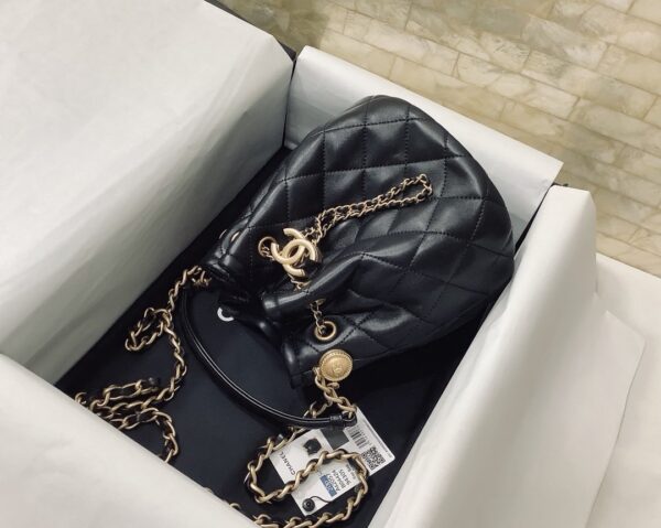 Chanel Classic Bucket Bag Gold Hardware 20cm Black - Image 5