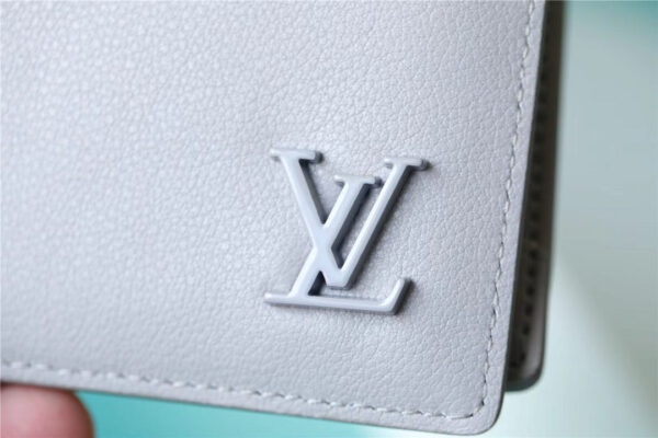 Louis Vuitton Multiple Wallet 12cm - Image 9