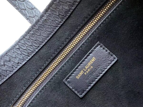 Saint Laurent LE5A7 Hobo Bag 25cm - Image 9