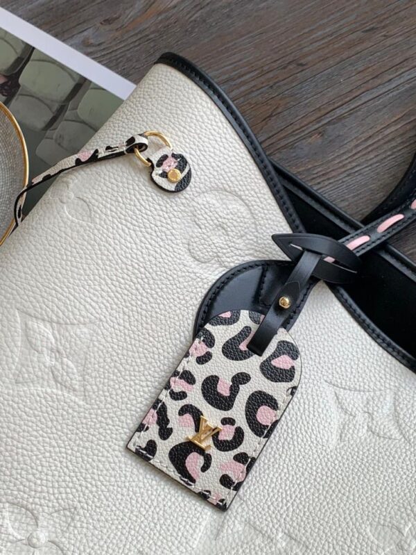 Louis Vuitton Neverfull MM Monogram Empreinte 31cm White - Image 4