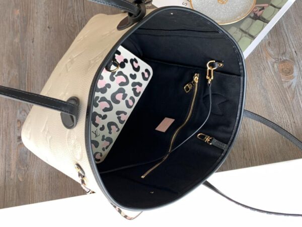 Louis Vuitton Neverfull MM Monogram Empreinte 31cm White - Image 7