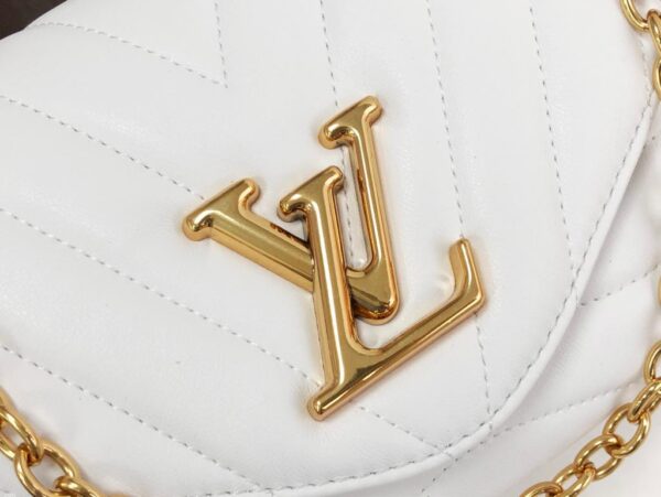 Louis Vuitton New Wave Chain Bag 24cm White - Image 4