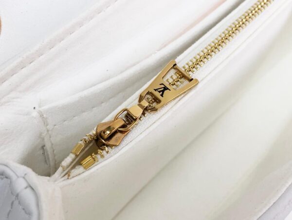 Louis Vuitton New Wave Chain Bag 24cm White - Image 7