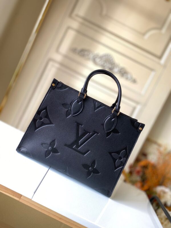Louis Vuitton On The Go MM 34cm - Image 2
