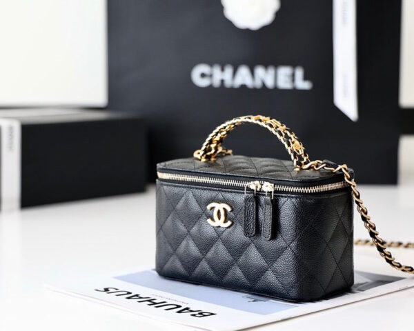 Chanel Small Vanity Bag 17cm Black - Image 3