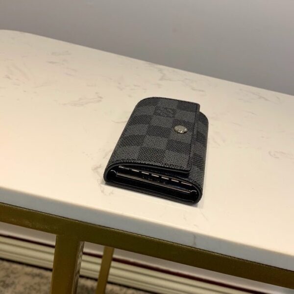 Louis Vuitton 6 Key Holder Damier 10cm Grey - Image 5