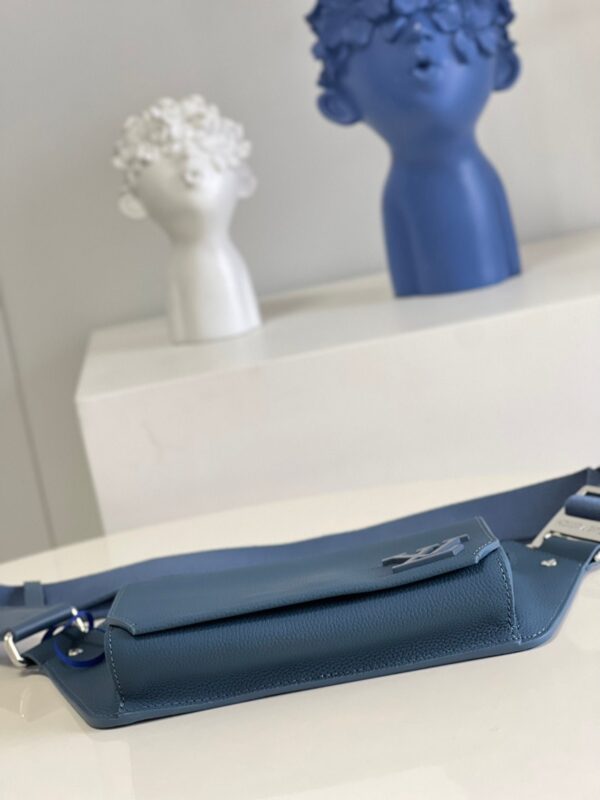 Louis Vuitton Aerogram Slingbag Navy Blue For Men, Men’s Bags 30cm LV M59625 - Image 3