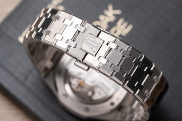 Audemars Piguet 15500ST Watch Gray Dial 41mm - Image 7