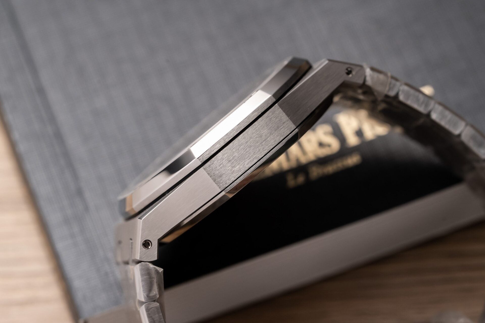 Audemars Piguet 15500ST Watch Black Dial 41mm - Image 4