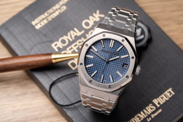 Audemars Piguet 15500ST Watch Blue Dial 41mm - Image 2