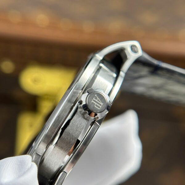 Audemars Piguet Code 11.59 Selfwinding 15210OR Watch Blue Dial 41mm - Image 8