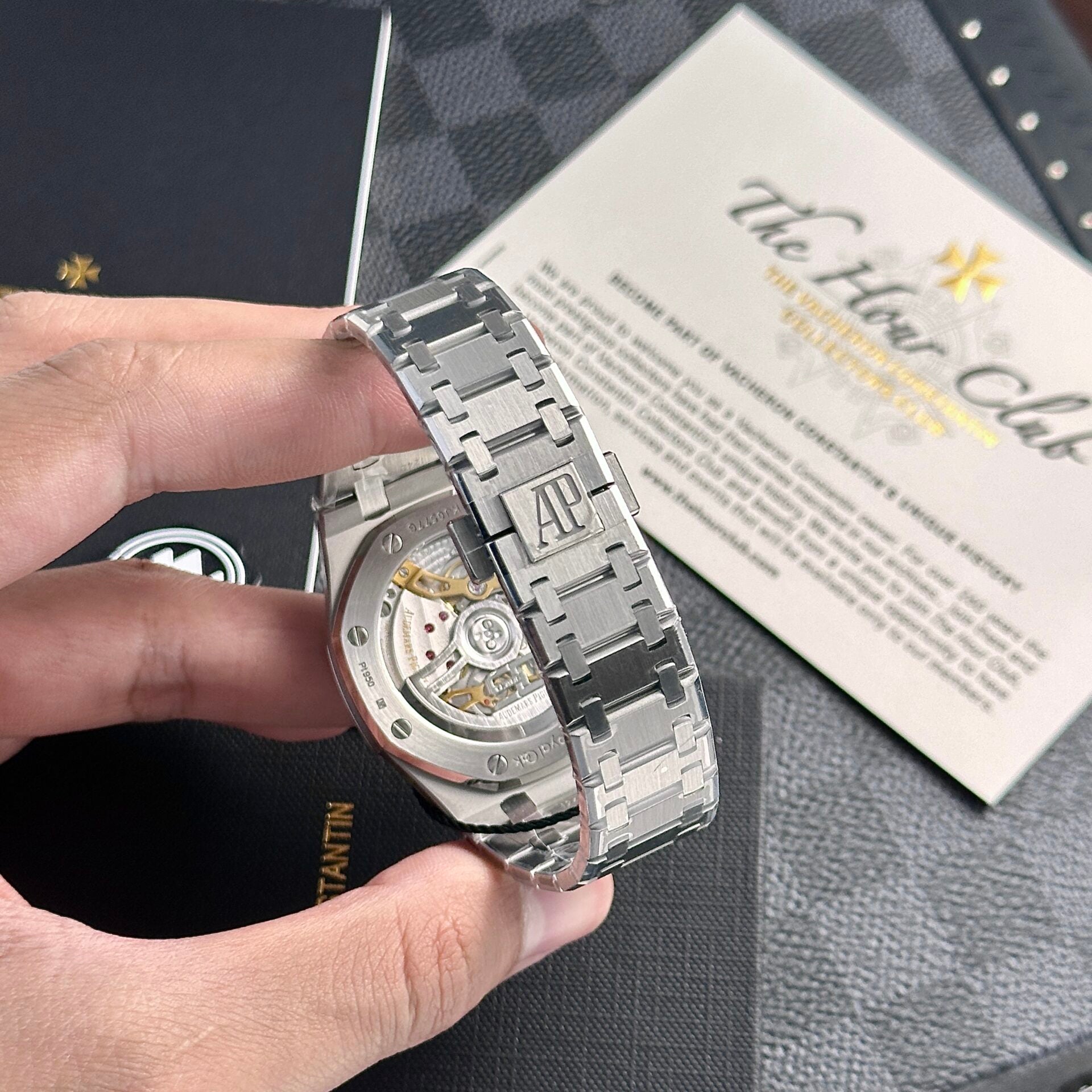 Audemars Piguet Royal Oak Jumbo 16202ST Watch Green Dial 39mm - Image 9