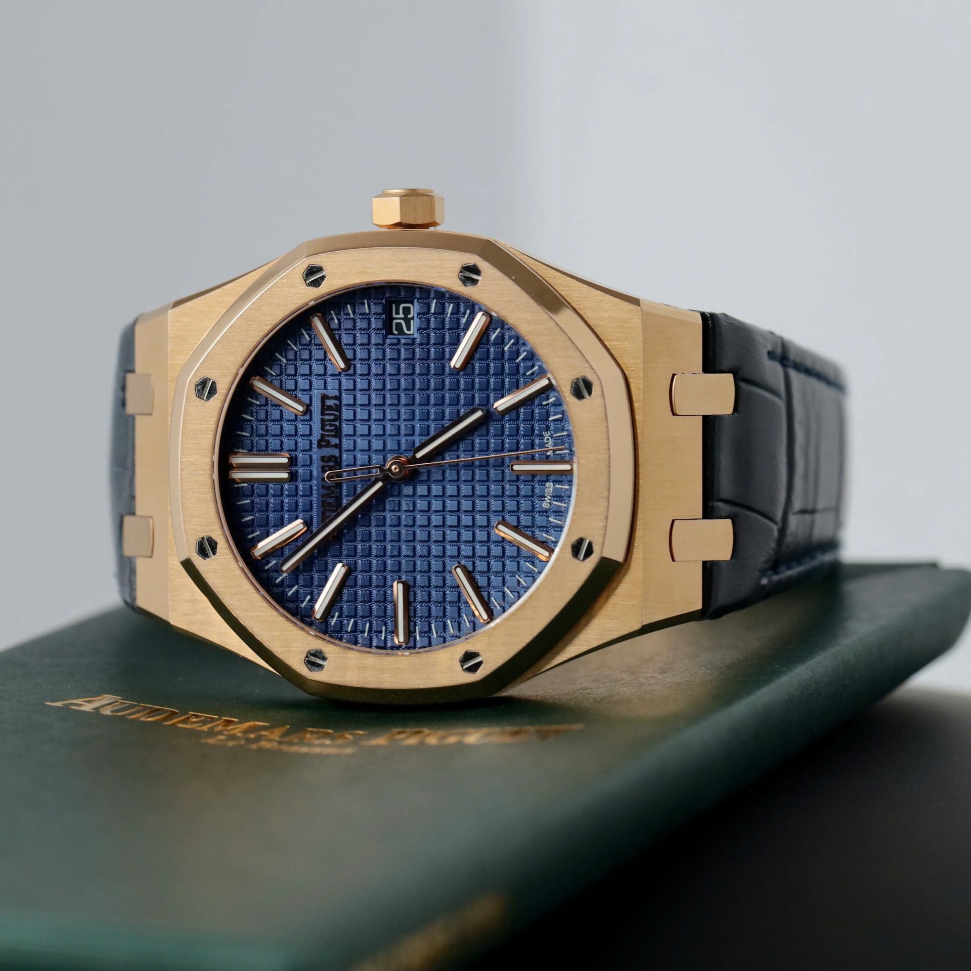 Audemars Piguet 15510R Royal Oak 50th Anniversary Dial Blue Watch 18K Gold Wrapped 41mm - Image 3