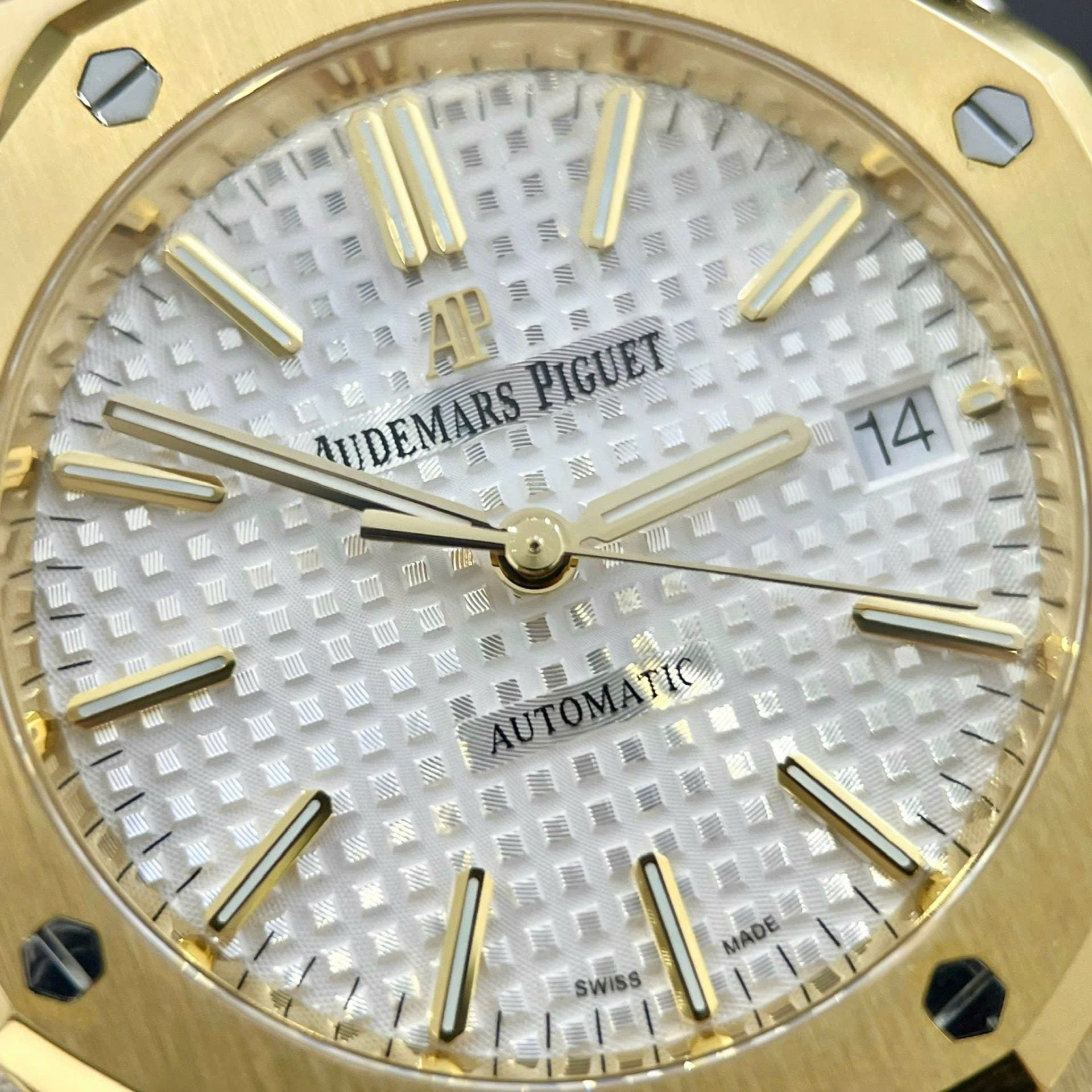 Audemars Piguet Watch Royal Oak 15450 Yellow Gold 37mm - Image 4