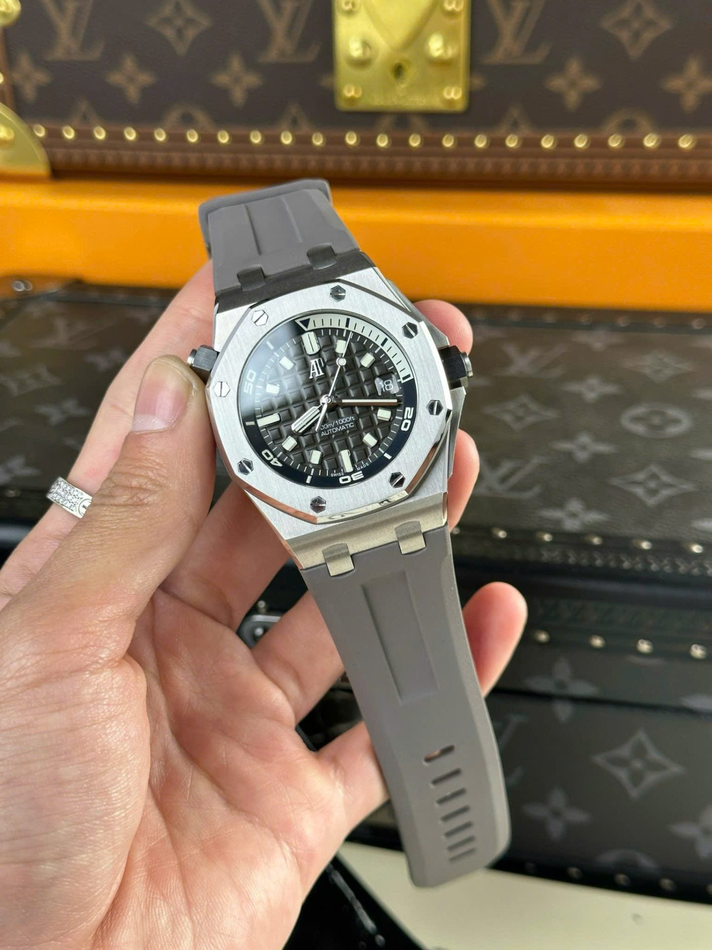 Audemars Piguet Watch Royal Oak Offshore 15720 Black Dial 42mm - Image 3