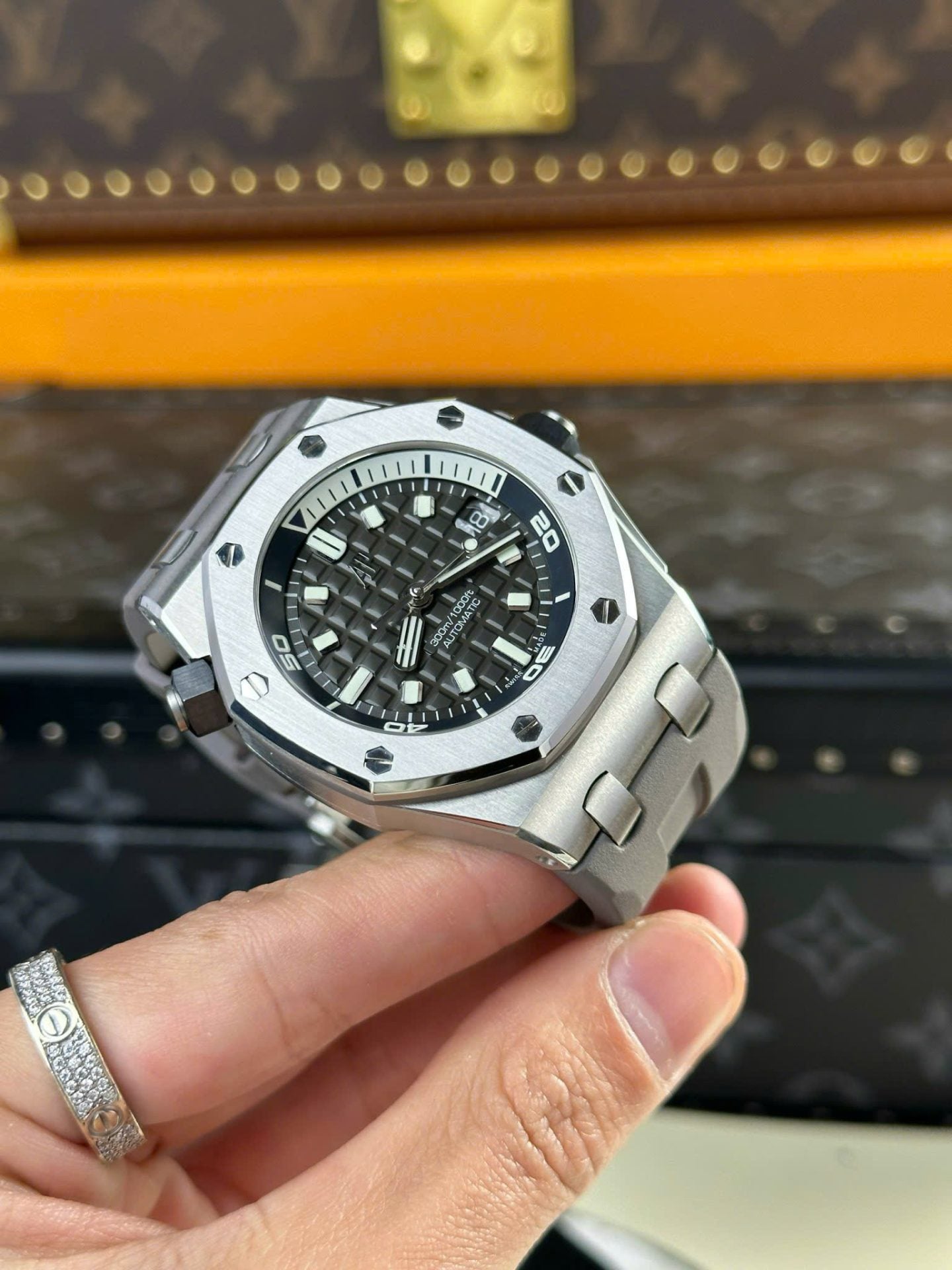 Audemars Piguet Watch Royal Oak Offshore 15720 Black Dial 42mm - Image 4