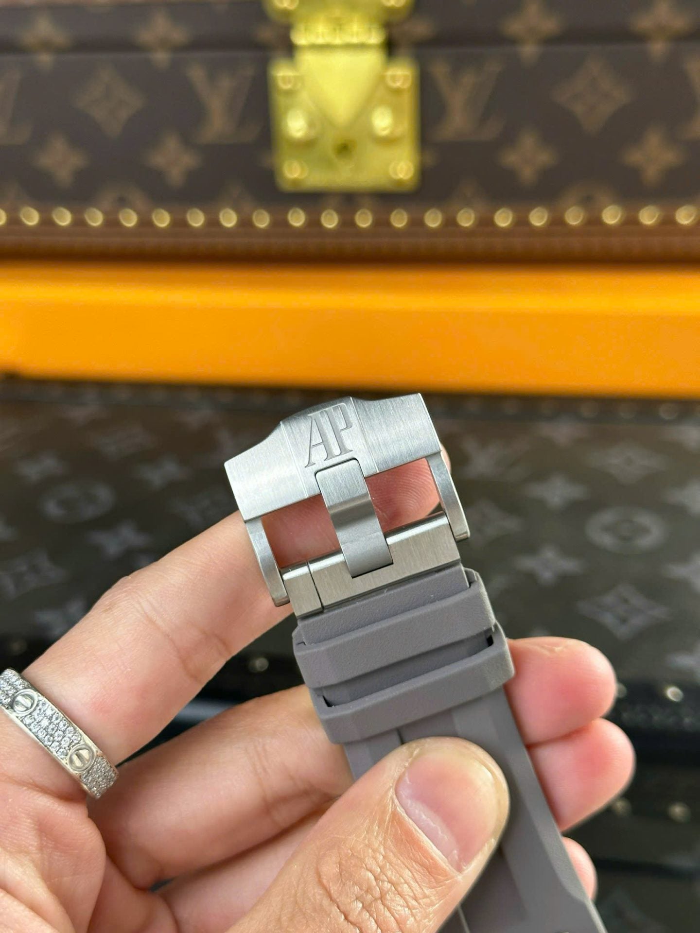 Audemars Piguet Watch Royal Oak Offshore 15720 Black Dial 42mm - Image 9