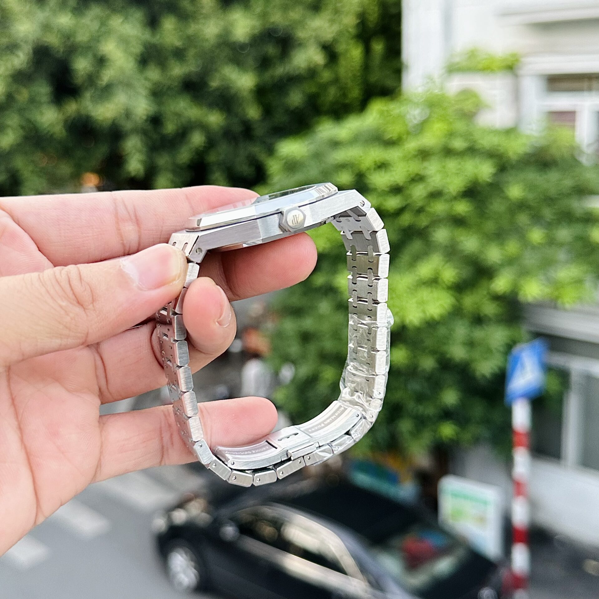 Audemars Piguet Royal Oak 15400ST Watch Grey Dial 41mm - Image 4