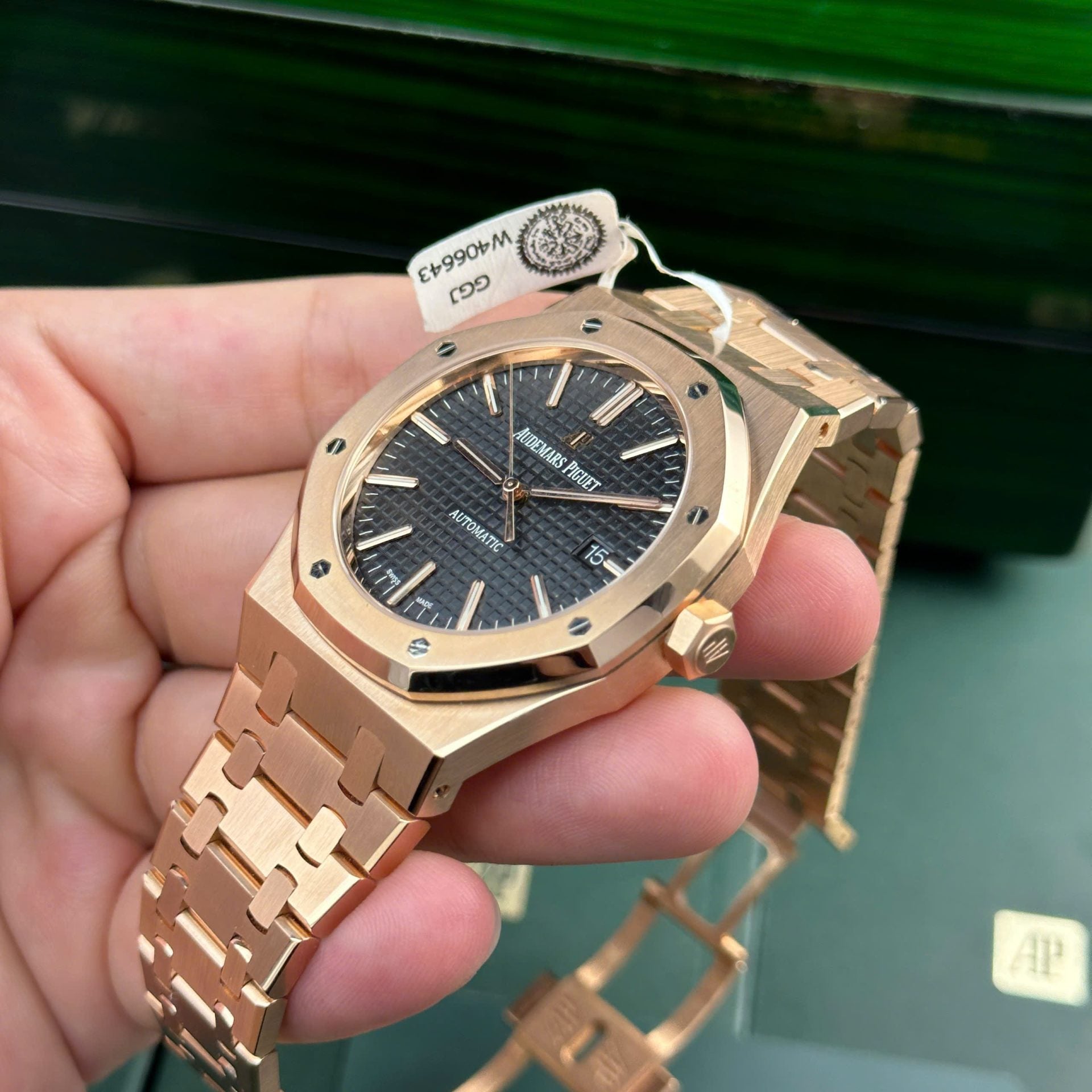 Audemars Piguet Watch Royal Oak 15400 Gold Wrapped Black Dial 41mm - Image 4