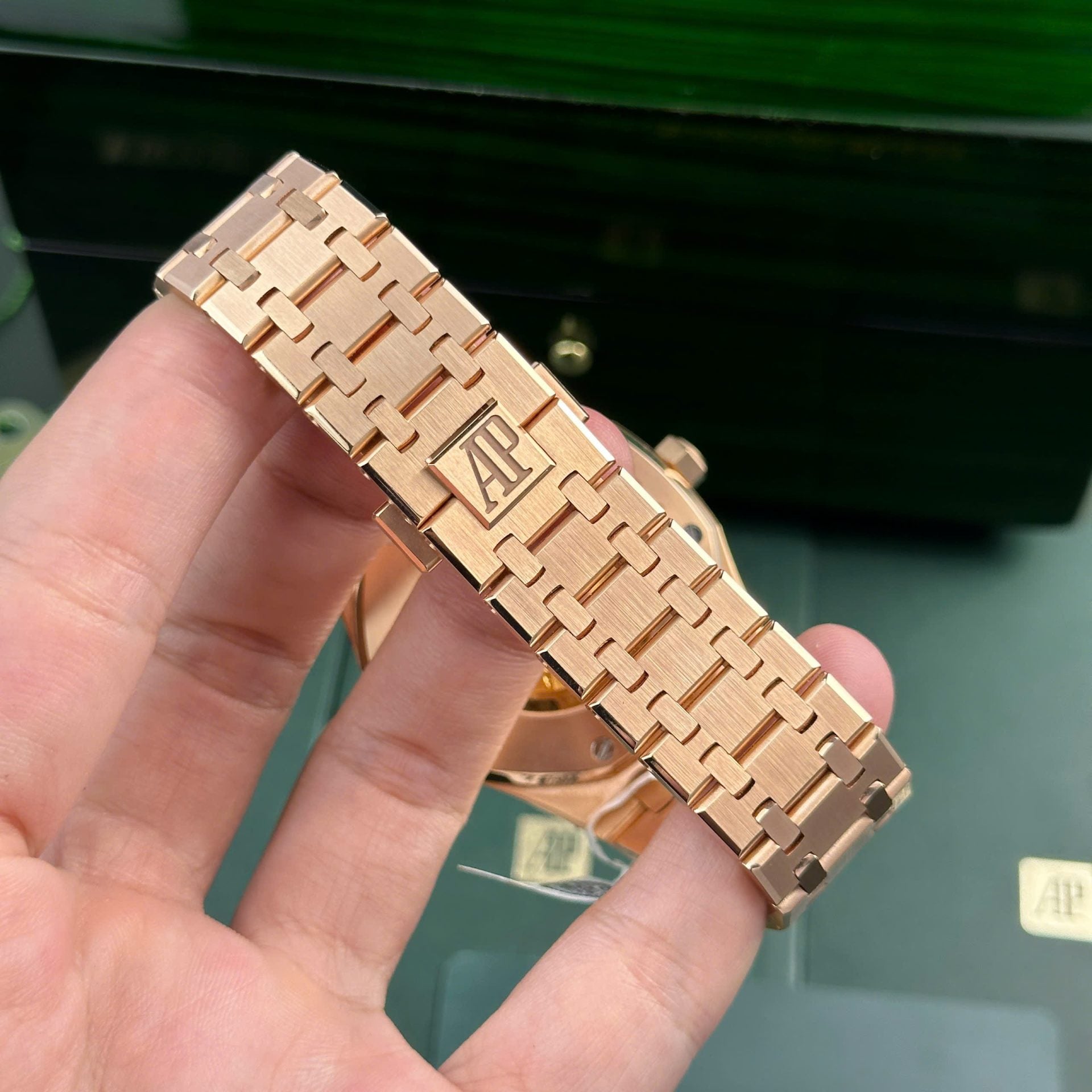 Audemars Piguet Watch Royal Oak 15400 Gold Wrapped Black Dial 41mm - Image 9