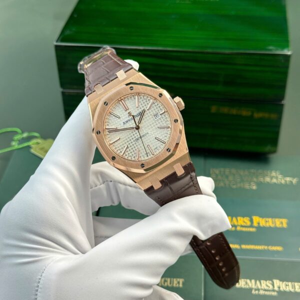 Audemars Piguet Royal Oak 15400 Rose Gold Watch White Dial 41mm - Image 2
