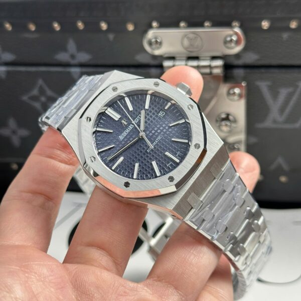 Audemars Piguet Royal Oak 15400ST Watch Blue Dial Metal Wire 41mm - Image 3