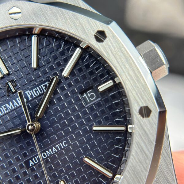 Audemars Piguet Royal Oak 15400ST Watch Blue Dial Metal Wire 41mm - Image 7
