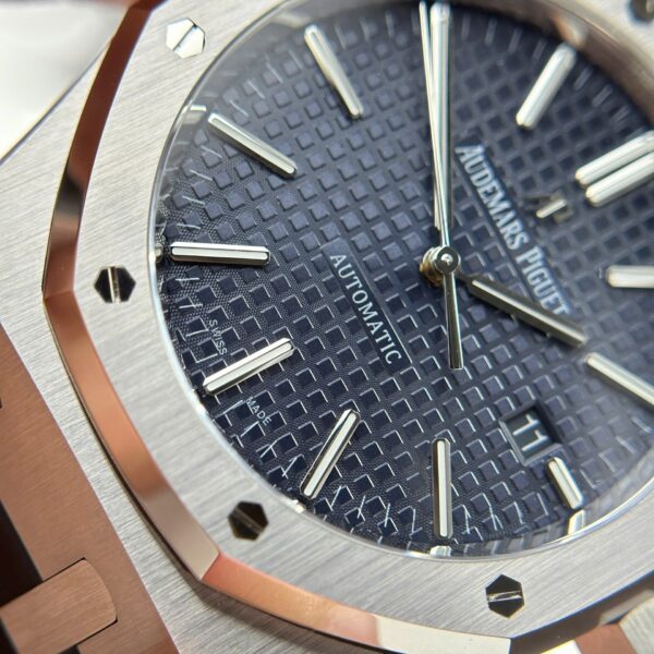 Audemars Piguet Royal Oak 15400ST Watch Blue Dial Rubber Strap 41mm - Image 7