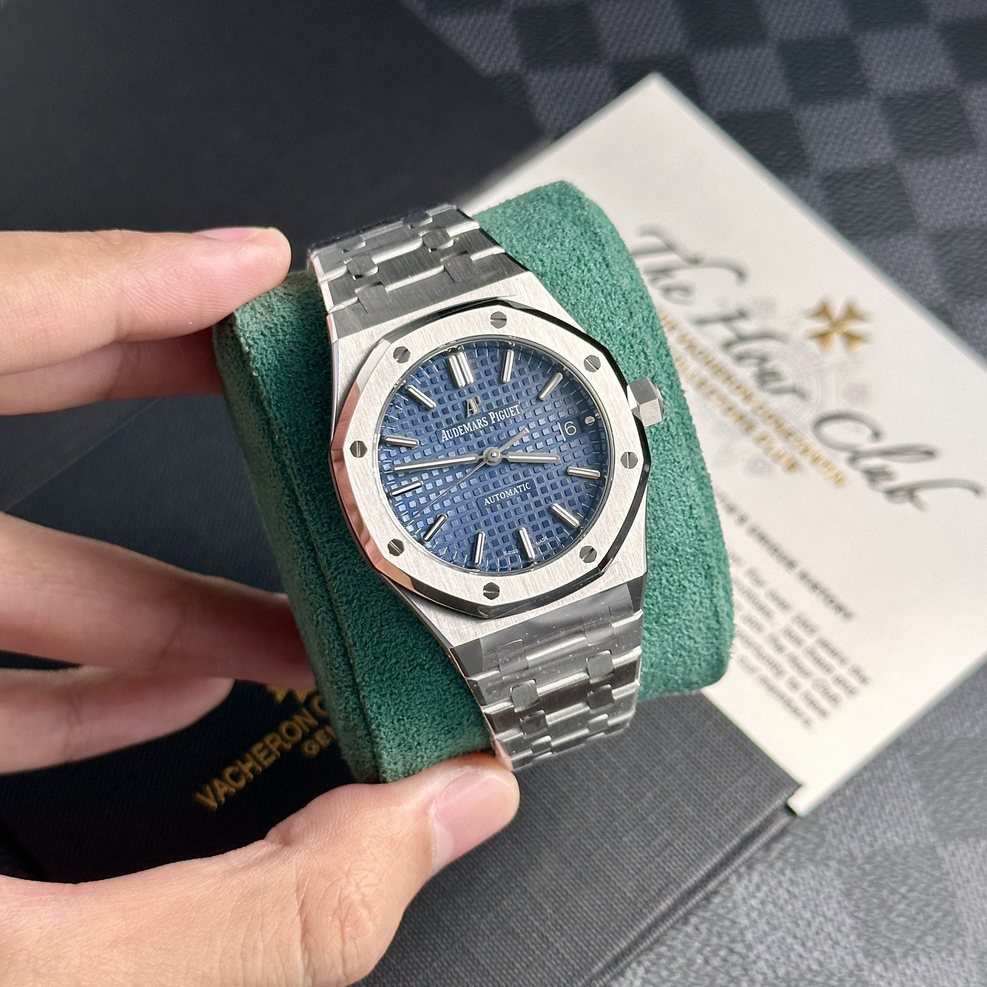 Audemars Piguet Watch Royal Oak 15450ST Dial Blue 37mm - Image 3