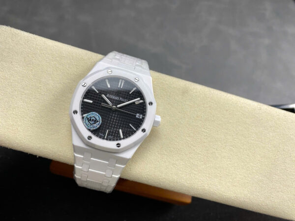 Audemars Piguet Royal Oak 15500 Dial Black Watch White Ceramic 41mm - Image 3