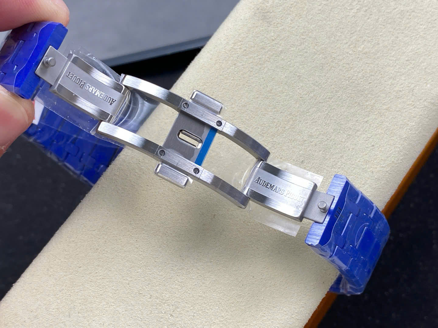 Audemars Piguet Watch Royal Oak 15500 Ceramic Blue 41mm - Image 10