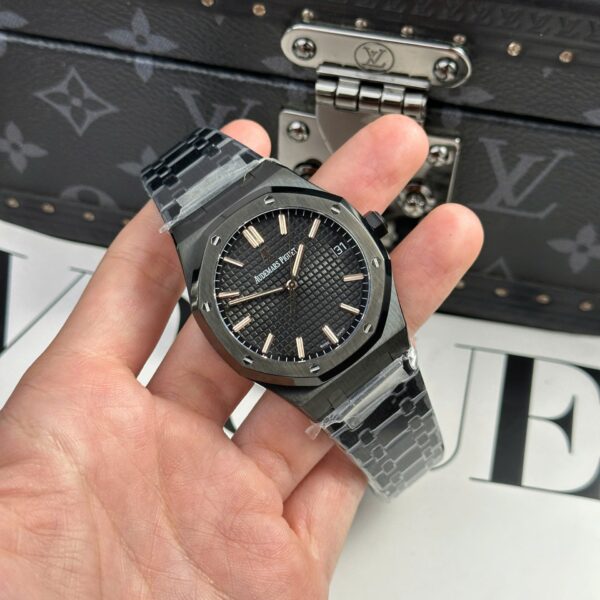 Audemars Piguet Royal Oak 15500 Watch Black Dial 41mm - Image 2