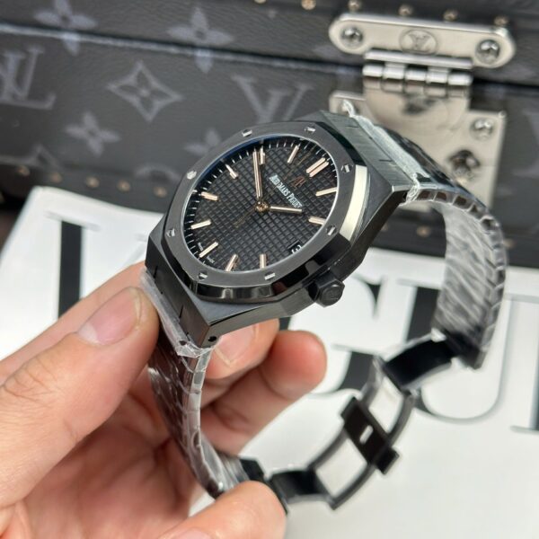 Audemars Piguet Royal Oak 15500 Watch Black Dial 41mm - Image 4