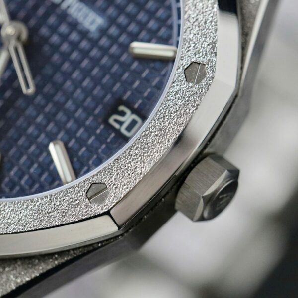Audemars Piguet Royal Oak 15500ST Frosted Gold Watch Dial Blue 41mm - Image 6