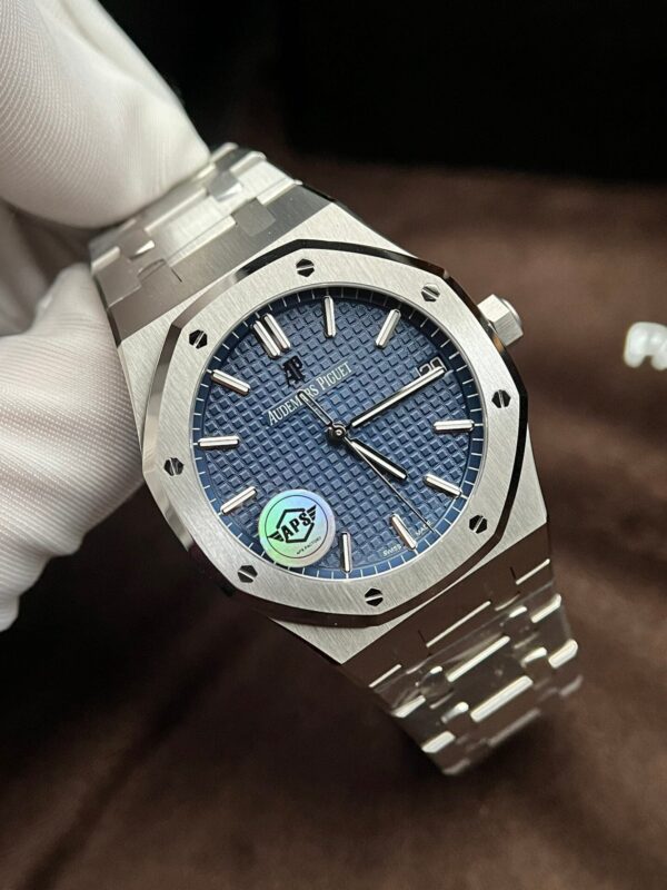 Audemars Piguet Royal Oak 15500ST Watch Blue Dial 41mm - Image 2