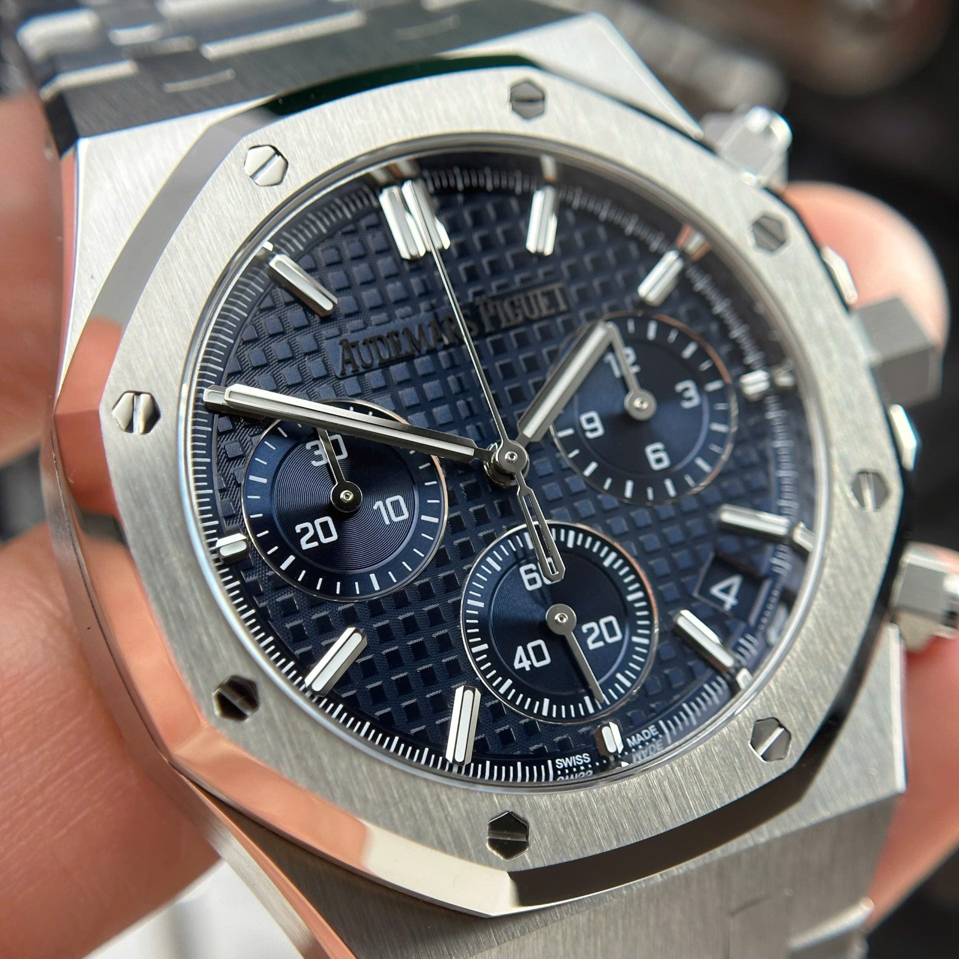 Audemars Piguet Royal Oak 26240ST Watch Blue Dial Metal Wire 41mm - Image 4