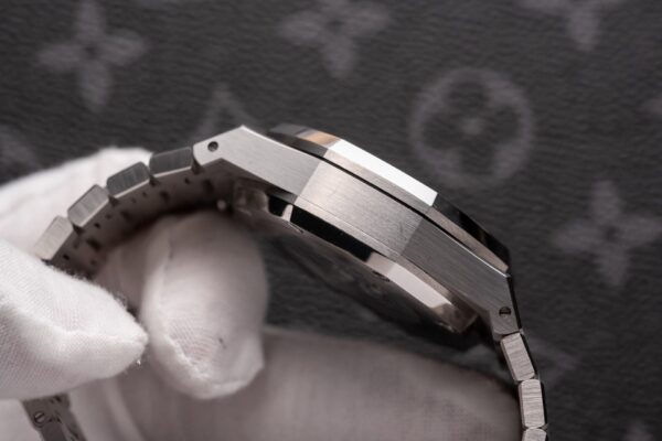 Audemars Piguet Royal Oak 26331ST Watch Black Dial 41mm - Image 5