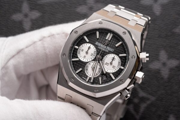 Audemars Piguet Royal Oak 26331ST Watch Black Dial 41mm - Image 2