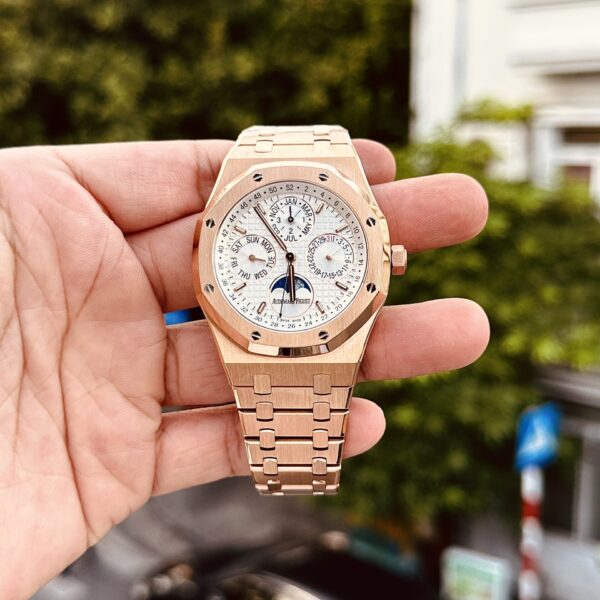 Audemars Piguet Royal Oak 26574OR White Dial Watch 41mm - Image 2