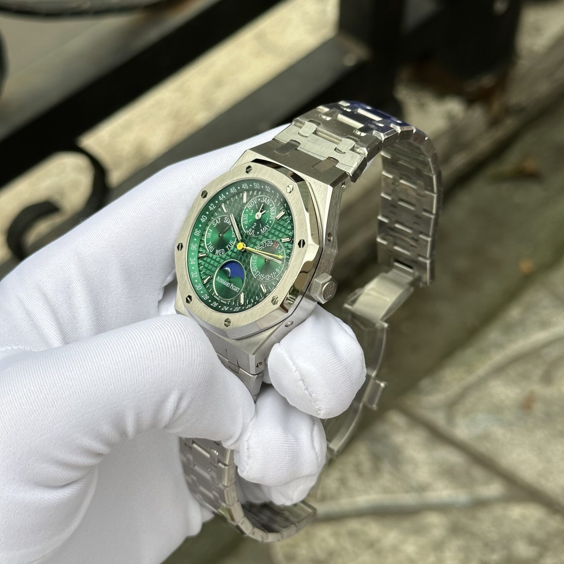 Audemars Piguet Watch Royal Oak 26574ST Green Dial 41mm - Image 3