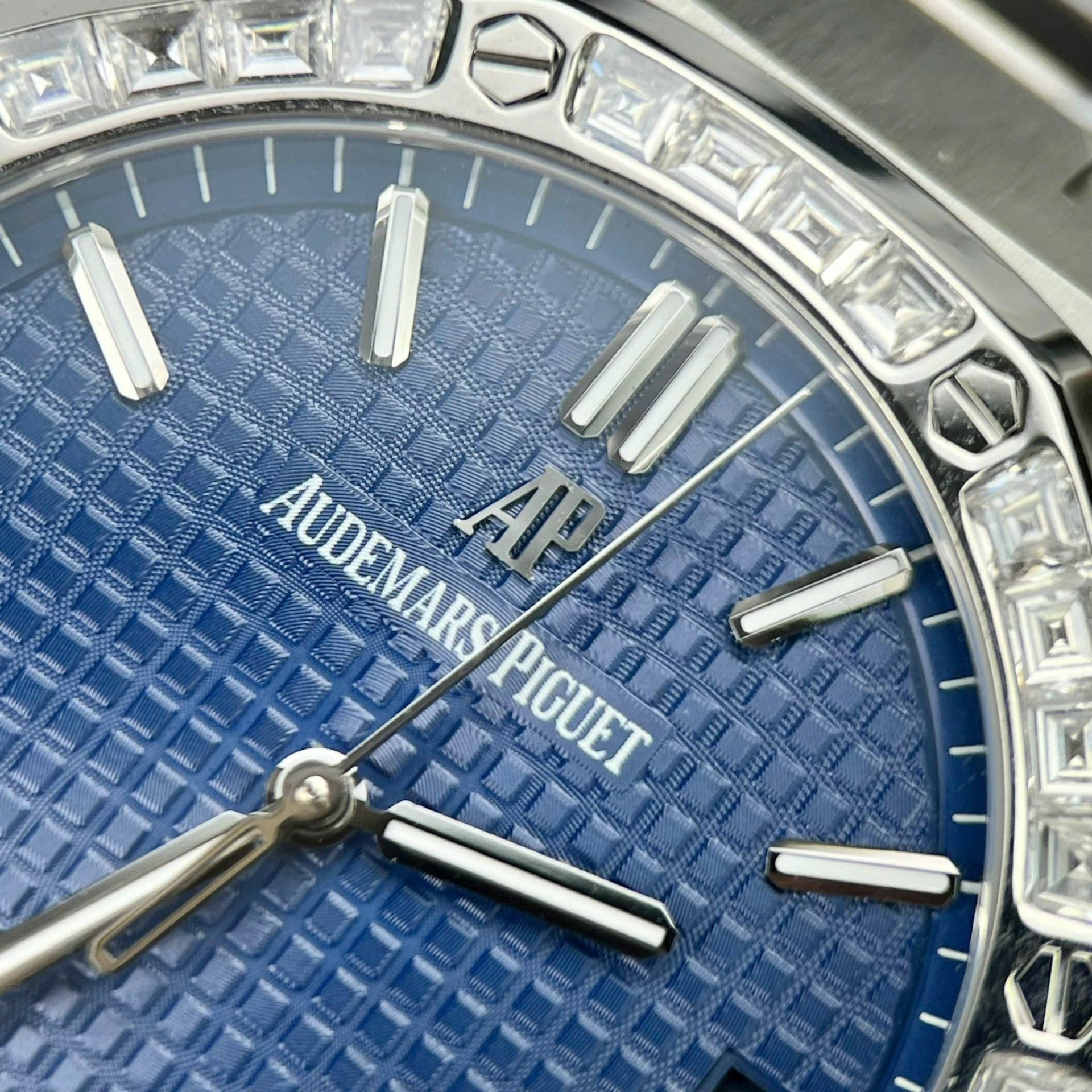Audemars Piguet Watch Royal Oak 15500 Dial Blue Moissanite Diamonds 41mm - Image 4