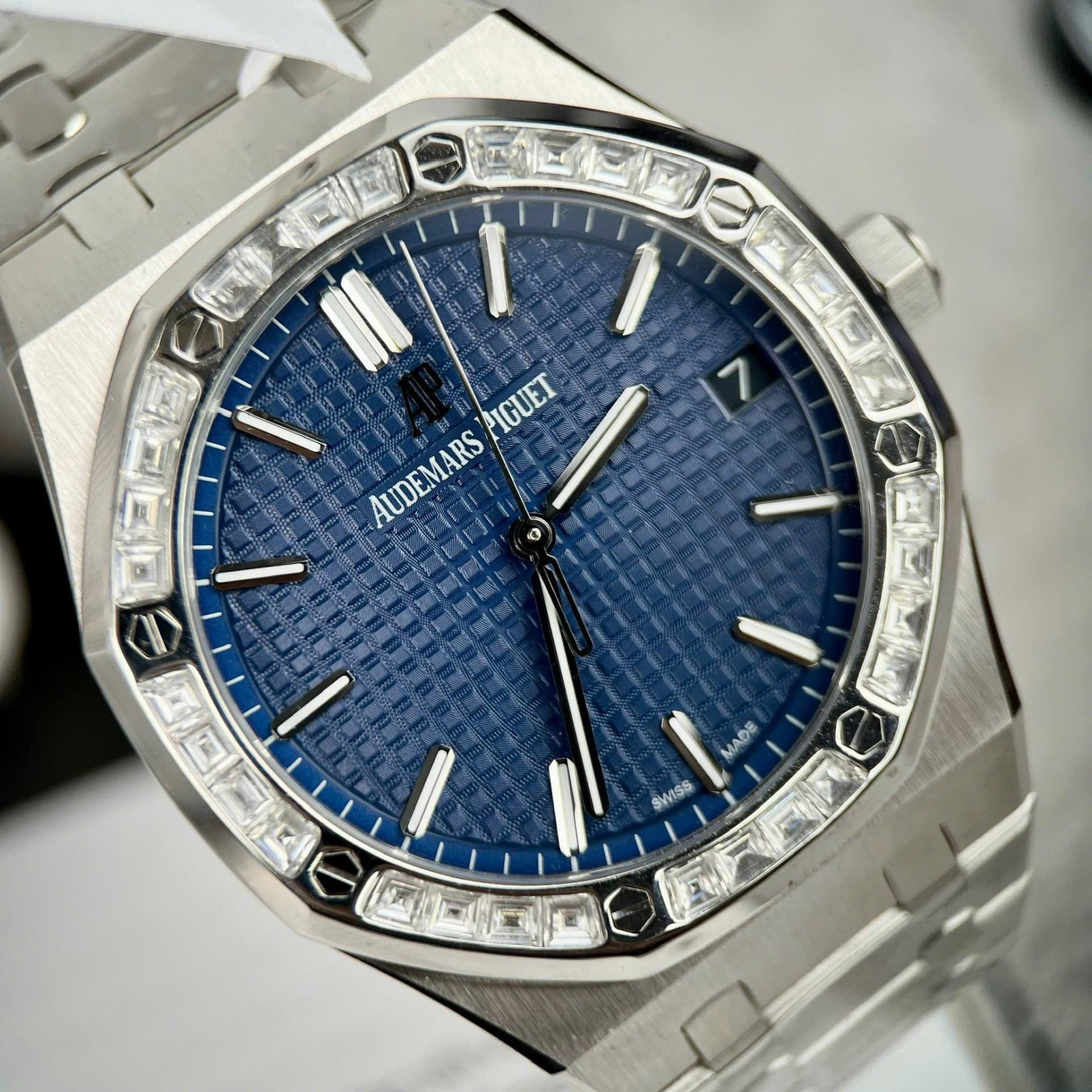 Audemars Piguet Watch Royal Oak 15500 Dial Blue Moissanite Diamonds 41mm - Image 3