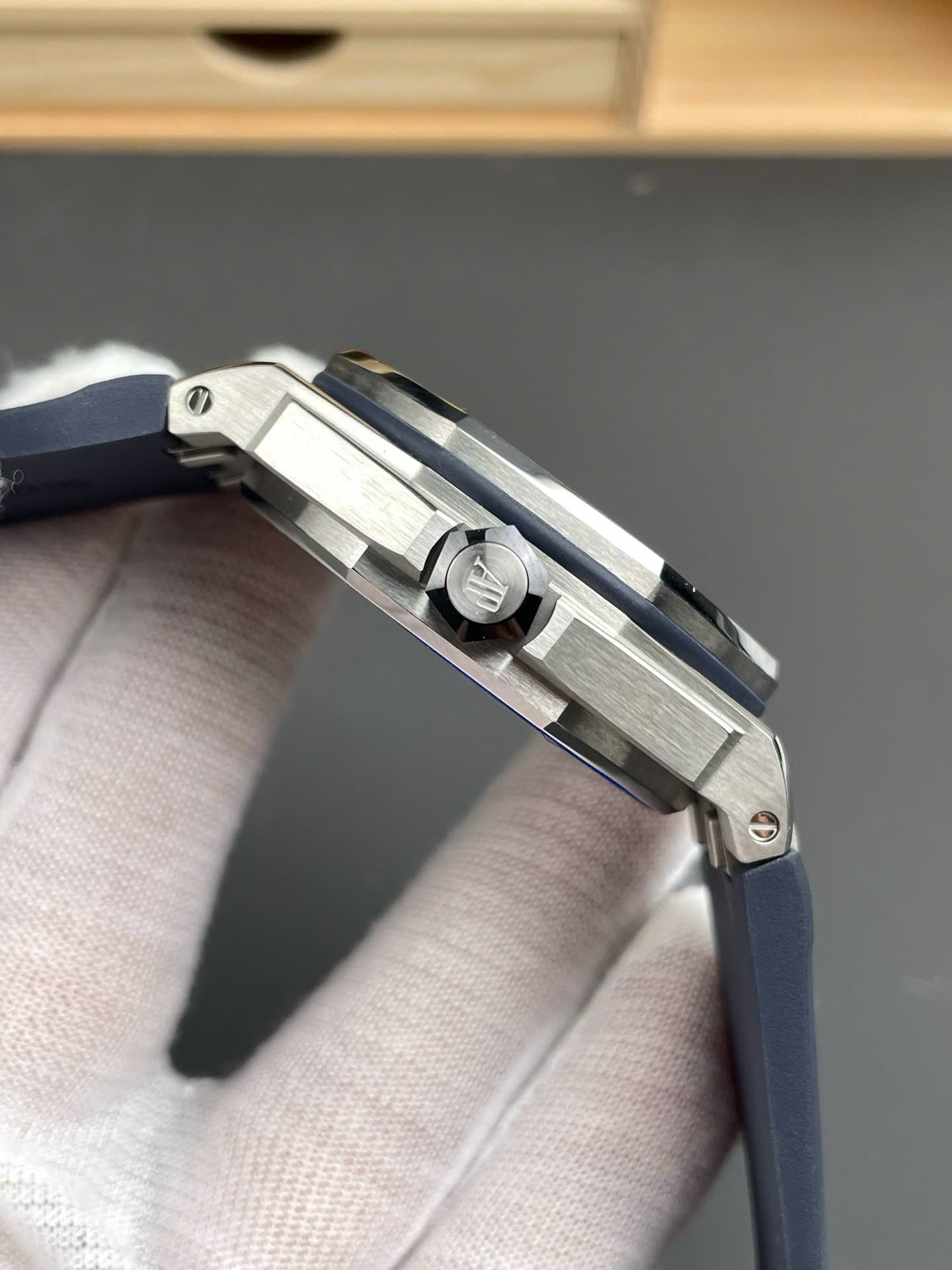 Audemars Piguet Watch Royal Oak Offshore 15720ST Blue Rubber Strap 42mm - Image 5