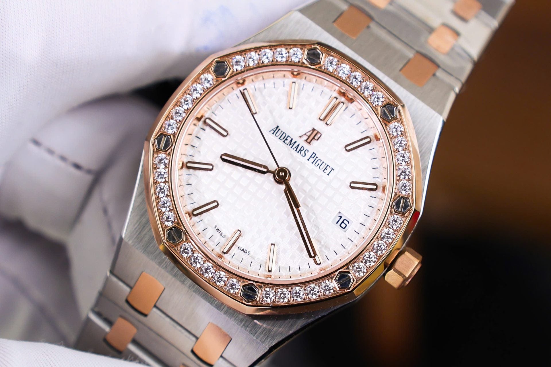 Audemars Piguet Royal Oak Watch Womens Automatic Movement 34mm - Image 4