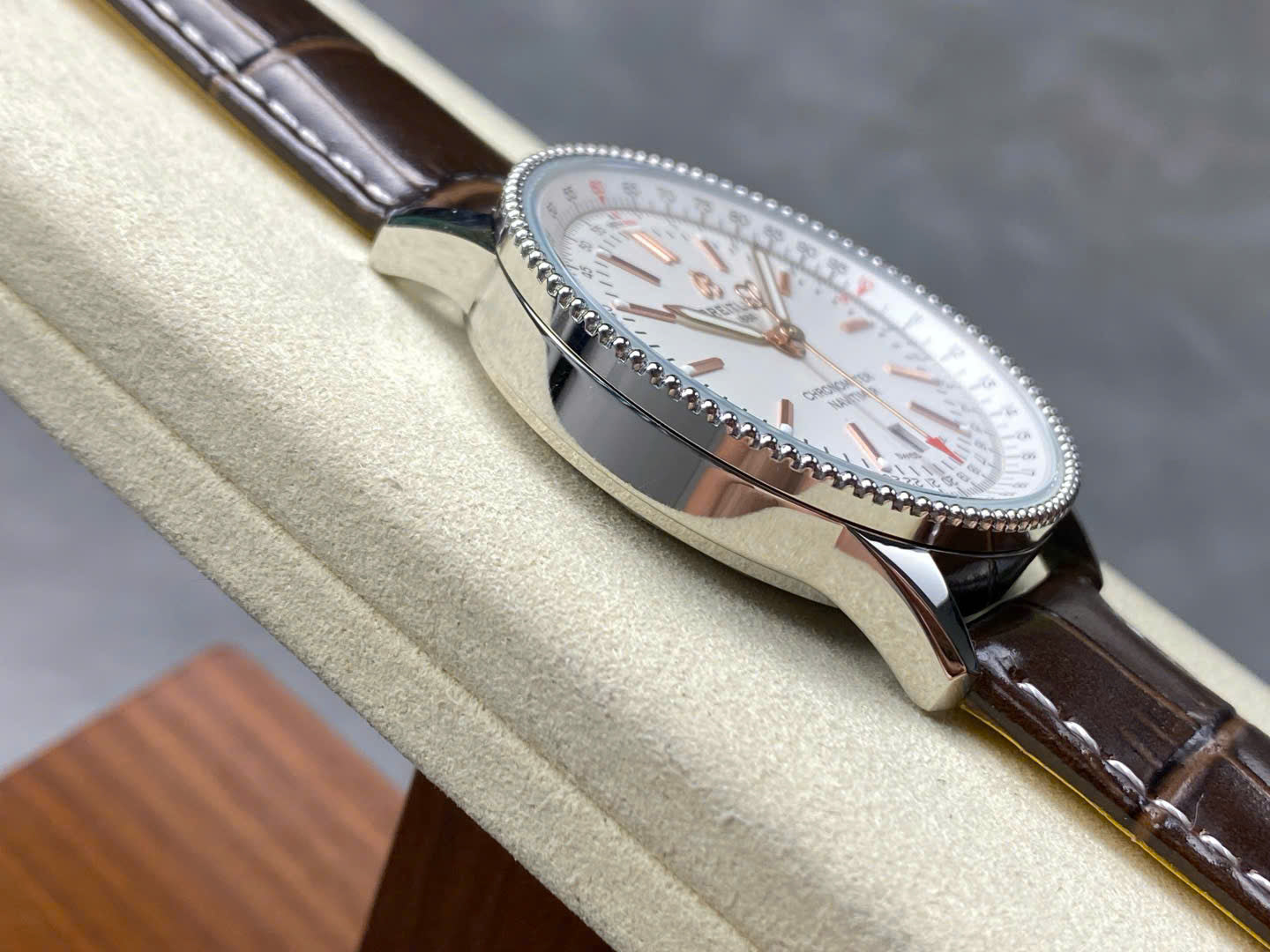 Breitling Navitimer Watch Brown Leather Strap 41mm - Image 6