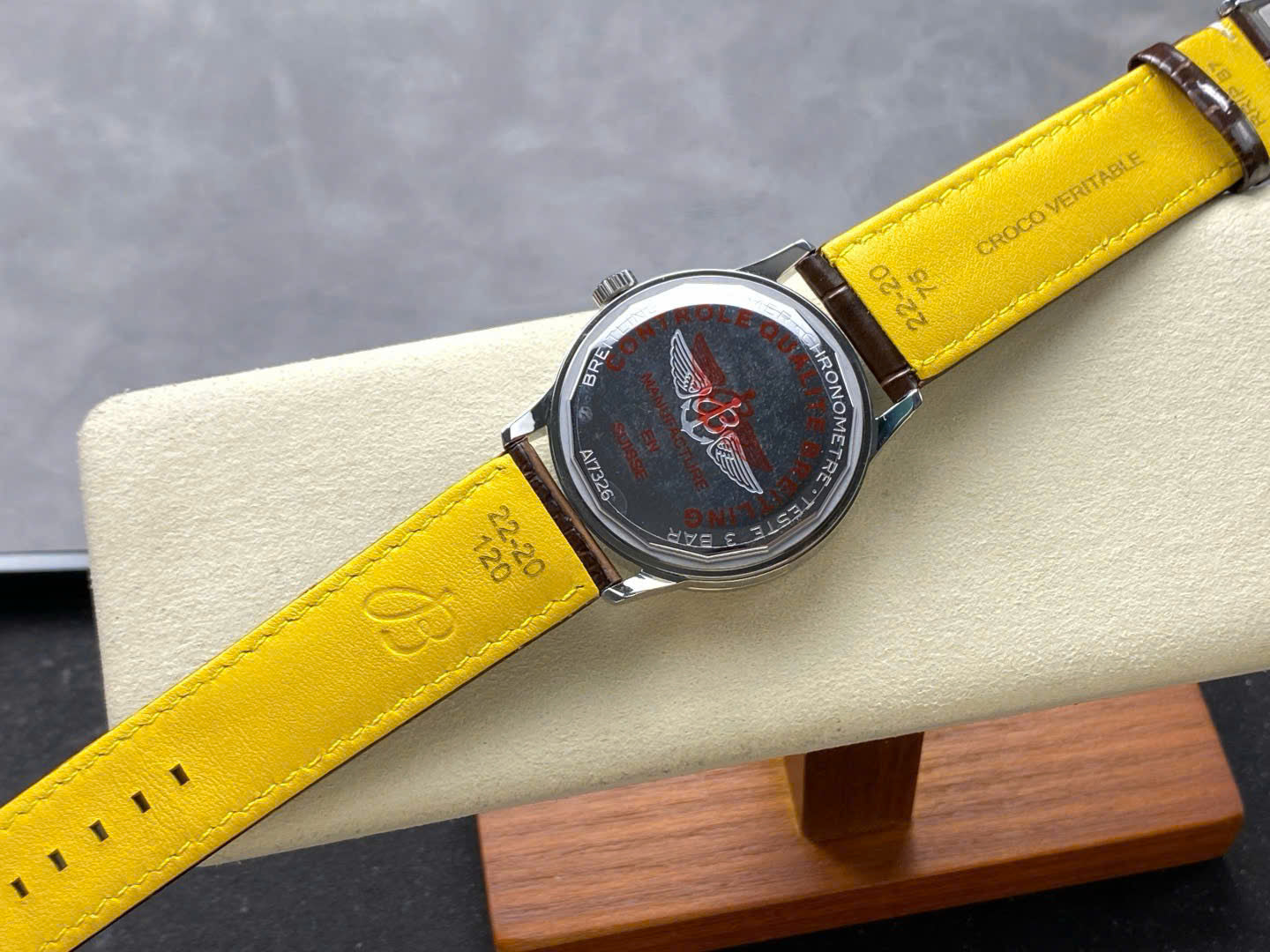 Breitling Navitimer Watch Gray Dial & Leather Strap 41mm - Image 7